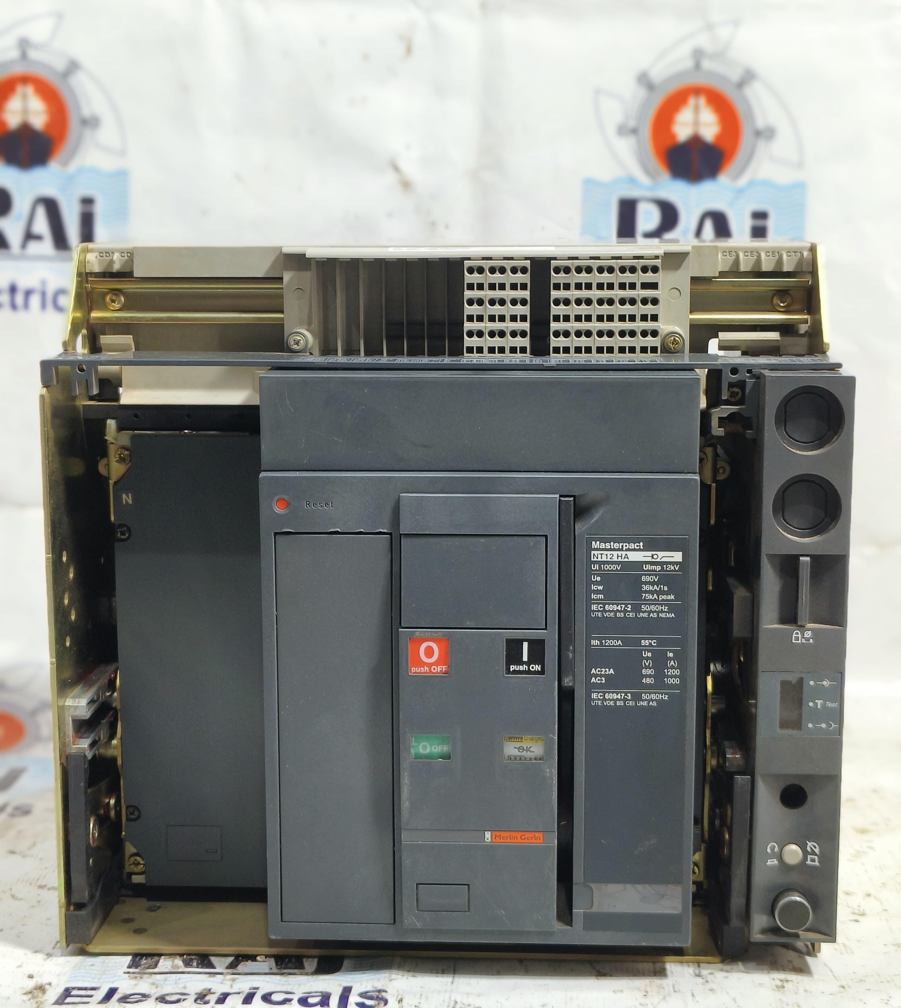 MERLIN GERIN MASTERPACT NT12 HA 1200A 4-POLE AIR CIRCUIT BREAKER NT12HA